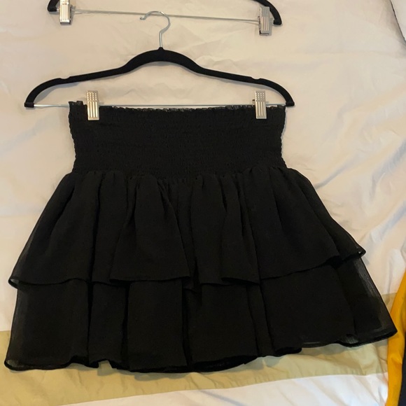 Lovers and Friends Black Ruffle Skirt - Picture 1 of 3